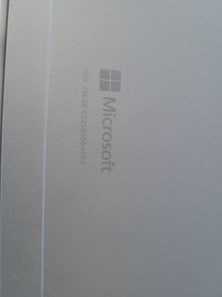 Microsoft Surface Pro 4 - 256GB, 8GB RAM