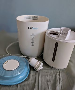 Humidificador INNObéta blanco y azul