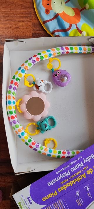 Alfombra actividades bebé