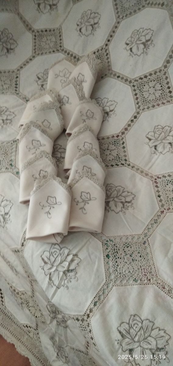 Toalha de mesa em algodão e fio - bege/e cinza