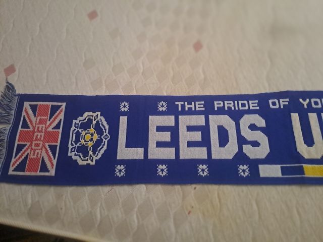 Bufanda Leeds United: Orgullo de Yorkshire de lana