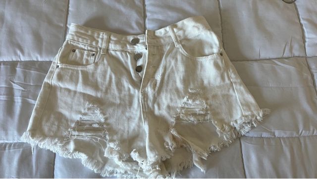 Shorts vaqueros blancos rotos