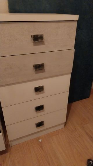 Cama/canapé individual + Gavetero+colchón