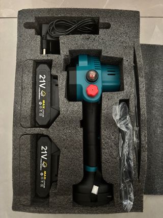 Motosega elettrica NUOVA - 2 batterie e 2 catene