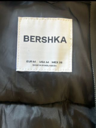 Chaleco acolchado Bershka negro