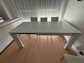 Mesa comedor extensible y 6 sillas