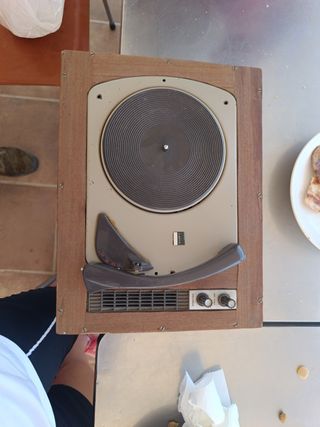 Tocadiscos LAVIS antiguo