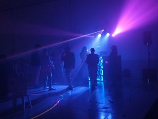DJ, Sonido e Iluminación Desde