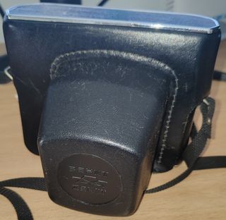 Zenit 12: Cámara analógica negra