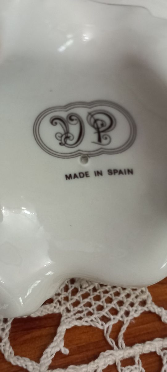 Figura porcelana querubín