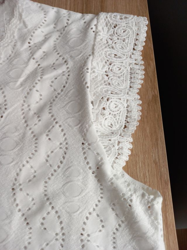 Camiseta blanca encaje