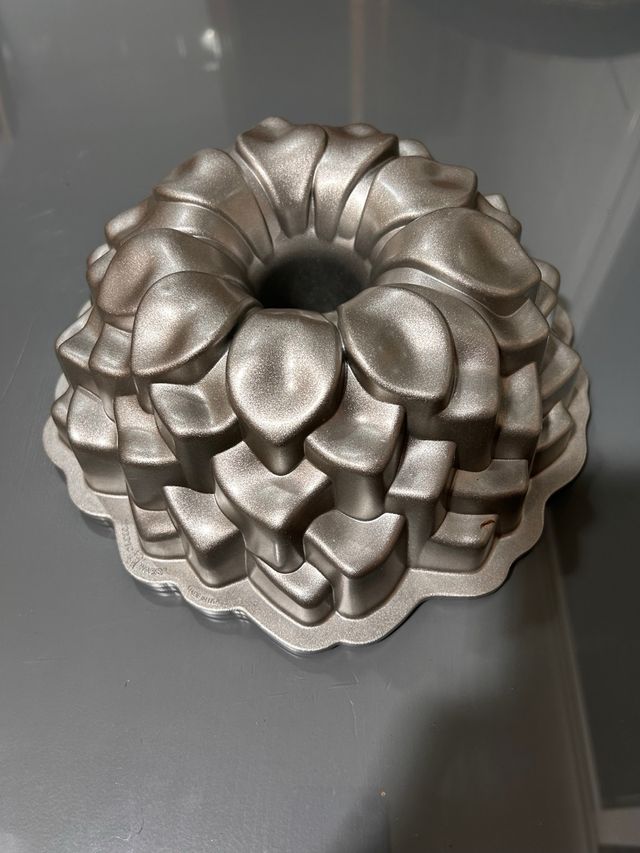 Molde Bundt Nordic Ware Blossom.
