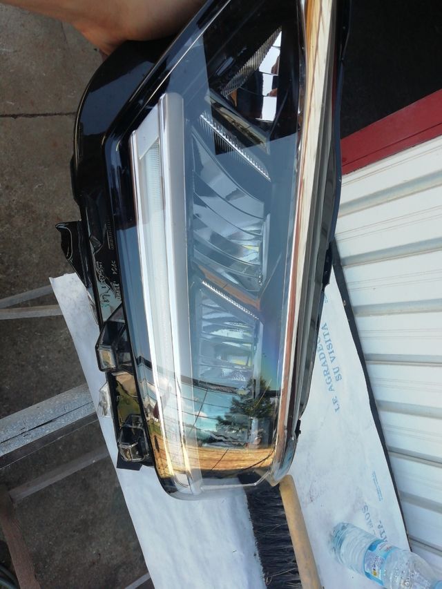Faro LED VW T-Roc izquierdo.