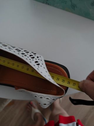 Sandalias blancas mujer talla 40.De piel 