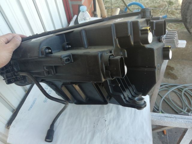 Faro LED Skoda Karoq derecho