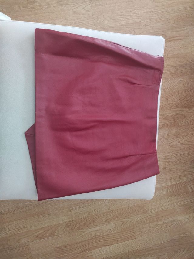 Falda corta  roja XS