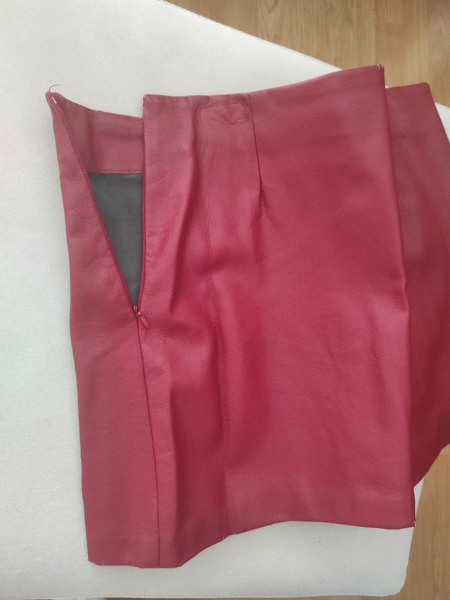 Falda corta  roja XS