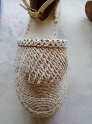 Sandalias cuña nuevas talla 37.