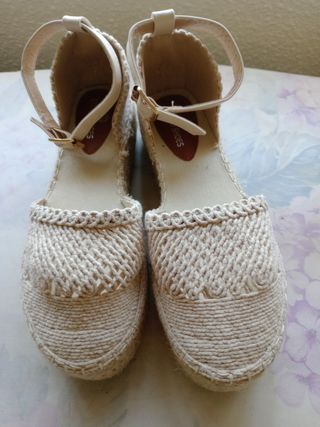 Sandalias cuña nuevas talla 37.