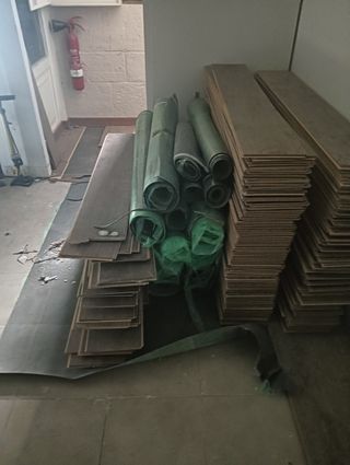 65m2 - Suelo laminado clic 20x129cm + base