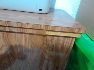 Máquina coser antigua con mueble