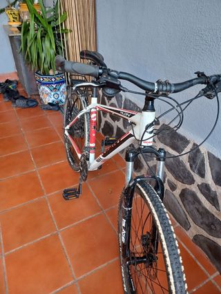 Bicicleta Giant Talon Montaña