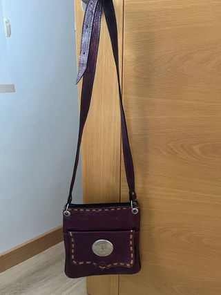 Bolso bandolera cuero morado