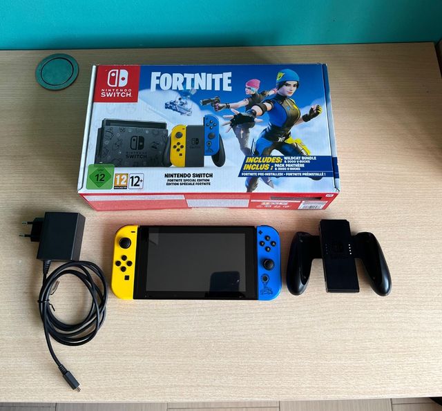 Nintendo Switch - Azul/Amarillo