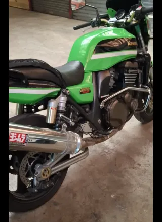 Kawasaki ZRX 1200R - Verde Impecable