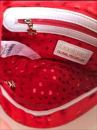 Bolso Desigual bandolera.      Tous