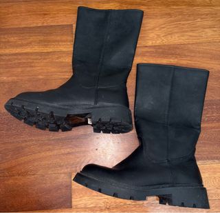 Botas negras altas