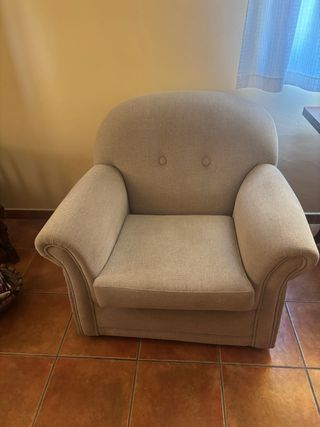 Sillón beige de tela