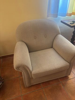 Sillón beige de tela