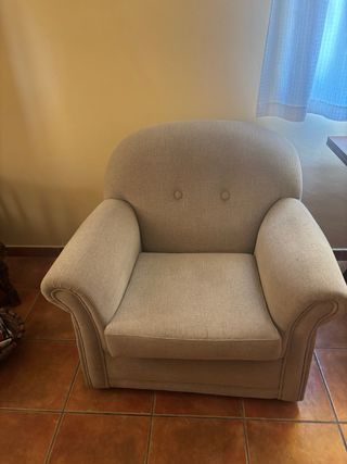 Sillón beige de tela