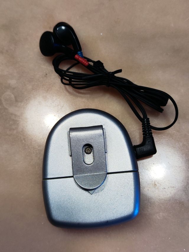 Radio FM Caixa Sabadell c/linterna