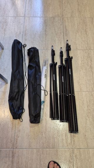 Trípodes Neewer: 2 trípodes + softbox