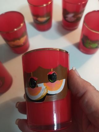 Vasitos rojos de aperitivo vintage