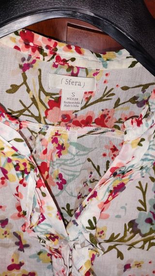 Blusa Sfera flores - Talla S