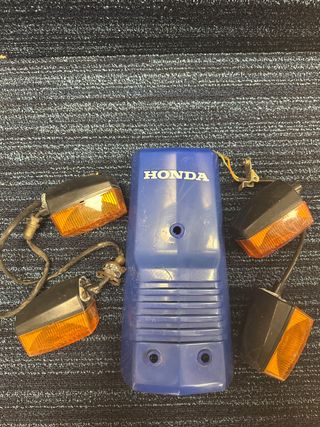 Piezas Honda Scoopy 75: Luces & Tapa