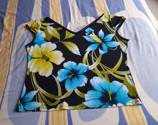 Lote de 2 camisetas, estampadas, talla Única. 