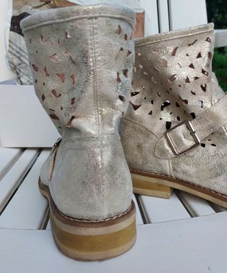 Stivaletti estivi  in pelle scamosciata