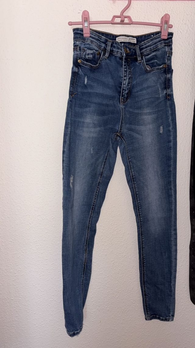 Jeans Stradivarius Super High Waist, talla 36.