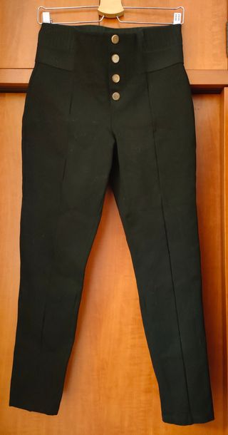 Pantalón pitillo ZARA negro con cintura alta