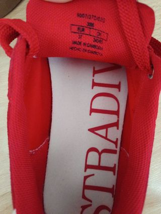 Zapatillas rojas Stradivarius