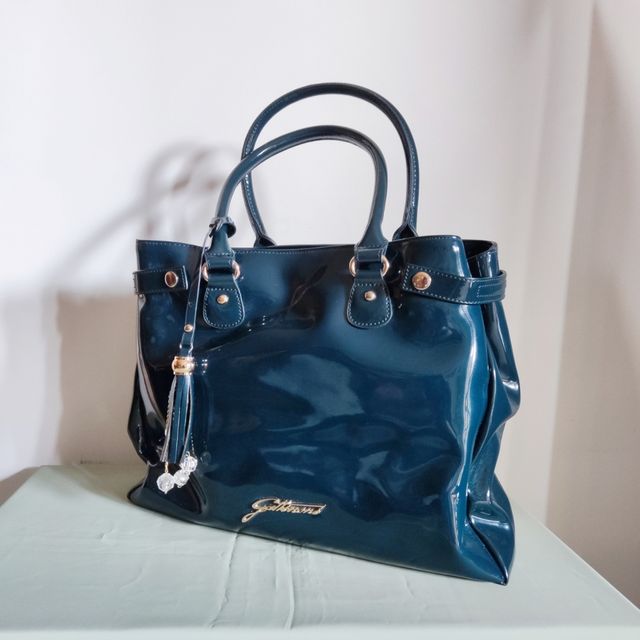 Borsa Gattinoni blu scuro lucida