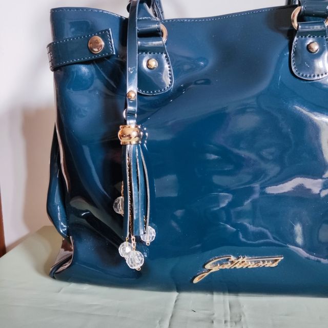 Borsa Gattinoni blu scuro lucida