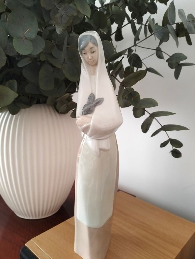 Figura Lladró Niña Conejo