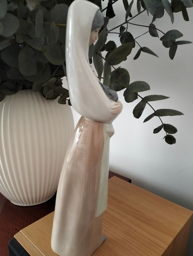 Figura Lladró Niña Conejo