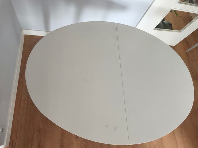 Mesa blanca extensible