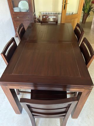 Mesa de salón y 6 sillas